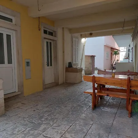Antonia Apartment Racisce