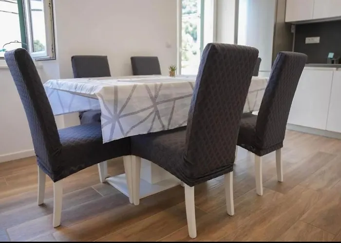 Antonia شقة Račišće