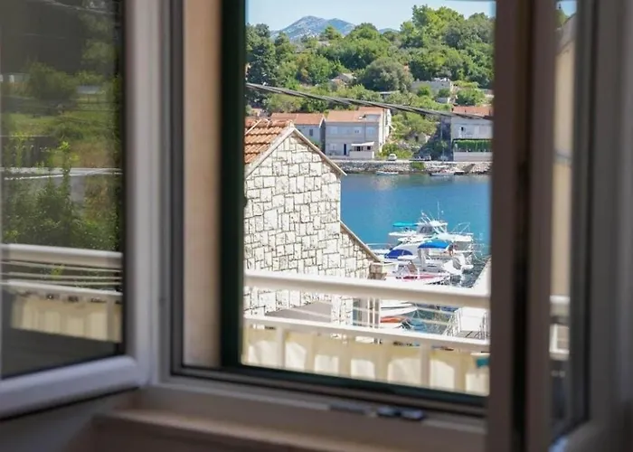 شقة Antonia Račišće